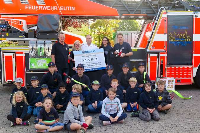 Kiwansi Ostholstein Spende Feuerwehr Eutin Kinder- und Jugendarbeit